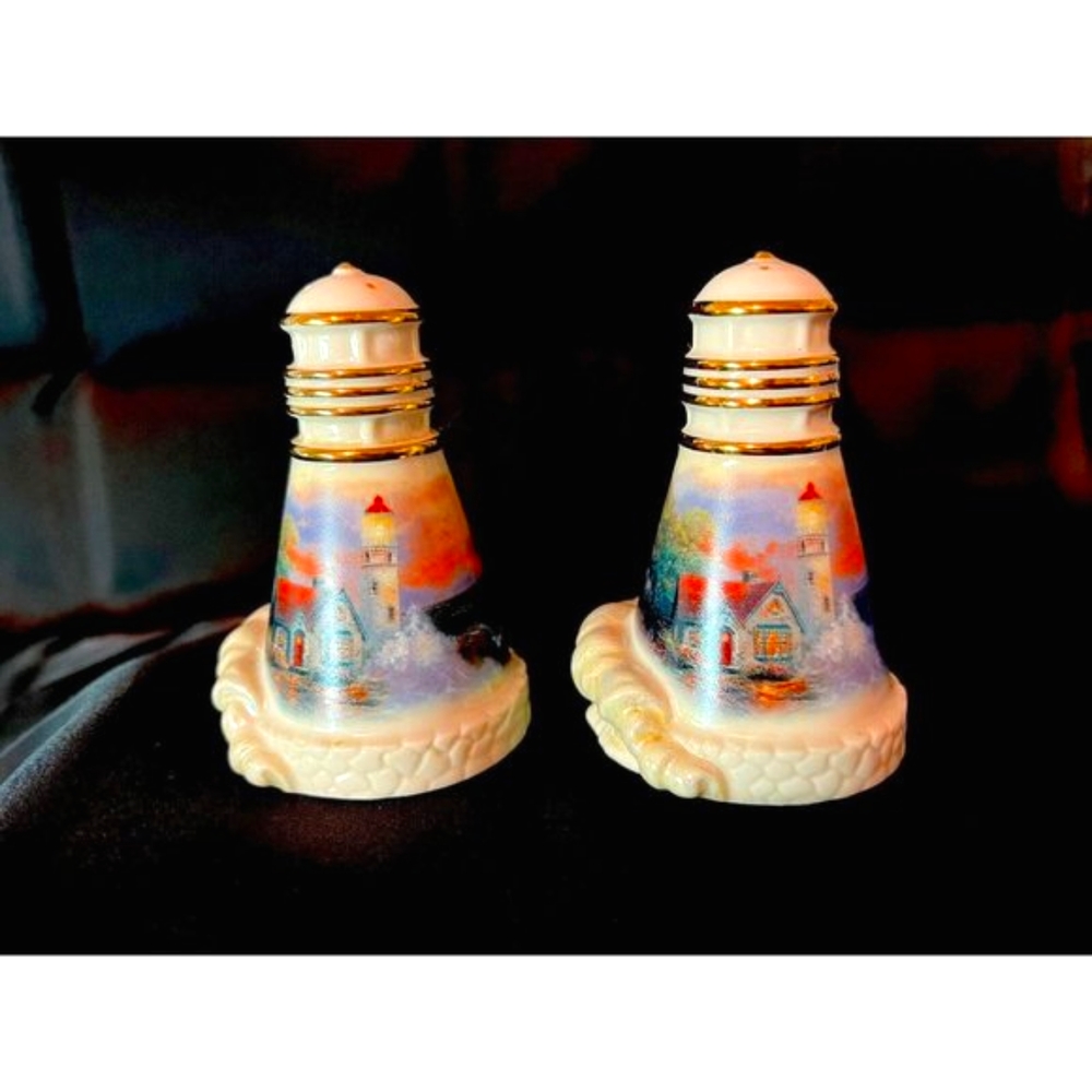Lenox 2002 Thomas Kinkade Lighthouse Salt And Pepper Beacon of Hope, Shaker Set